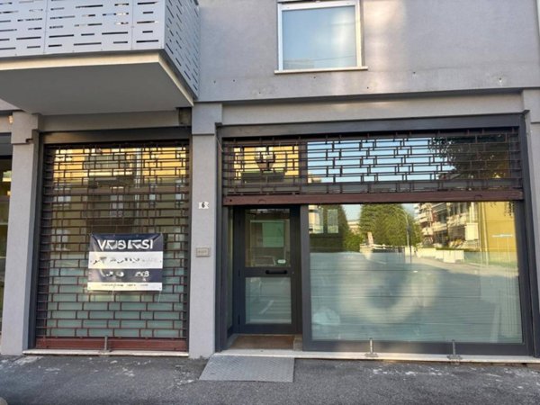 negozio in vendita a Ponte San Pietro