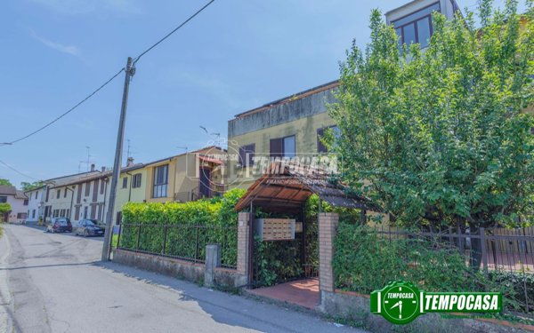 appartamento in vendita a Ponte San Pietro in zona Locate