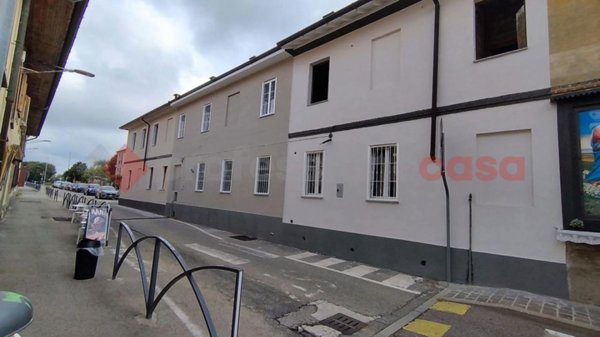 appartamento in vendita a Ponte San Pietro in zona Locate