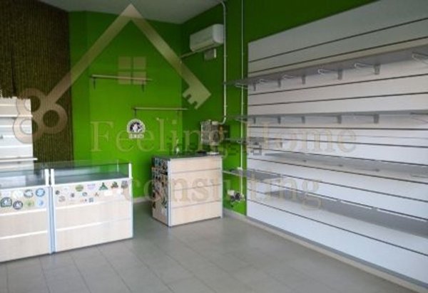 negozio in vendita a Ponte San Pietro