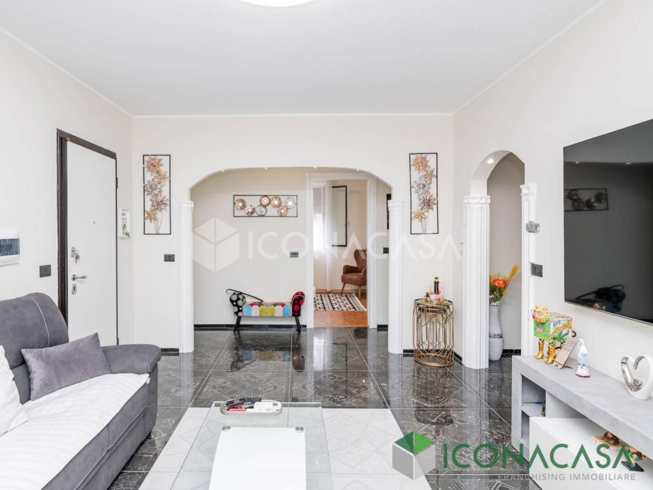 appartamento in vendita a Ponte San Pietro in zona Locate