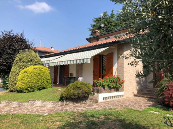 casa indipendente in vendita a Ponte San Pietro