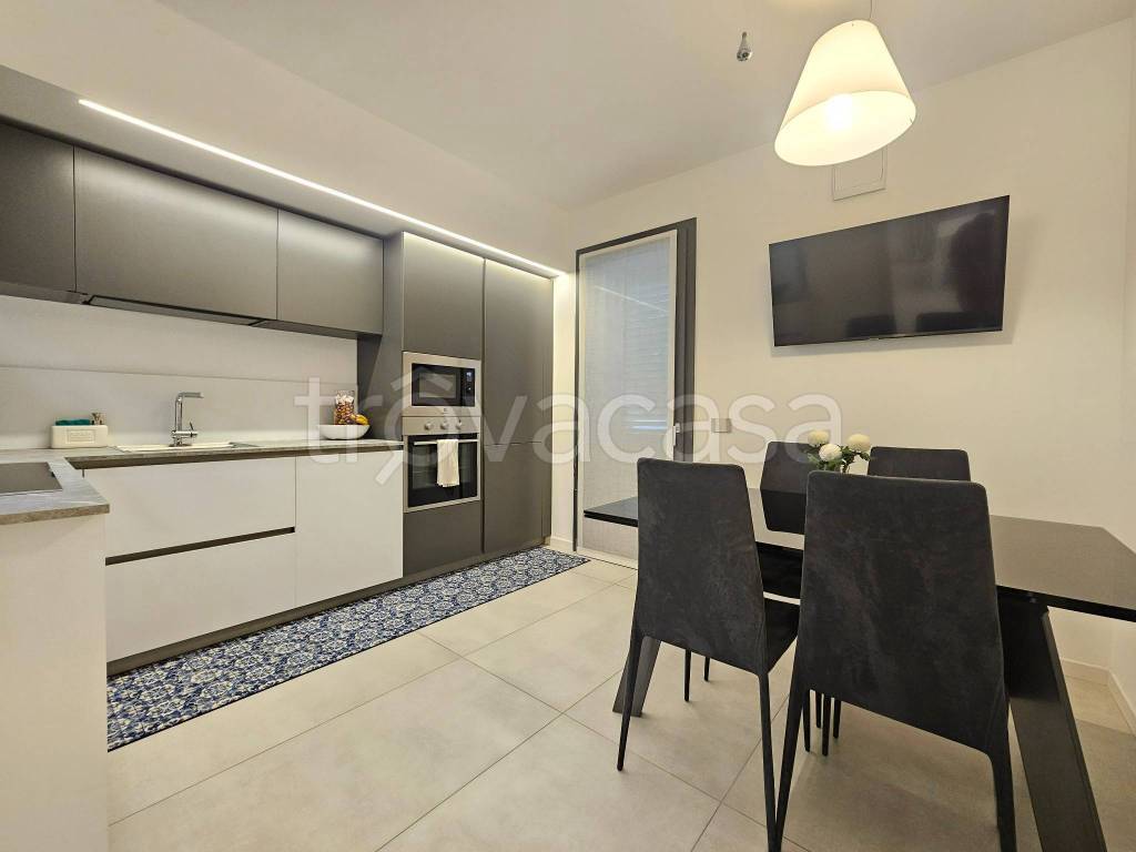 casa indipendente in vendita a Ponte San Pietro in zona Locate