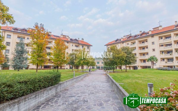appartamento in vendita a Ponte San Pietro in zona Locate