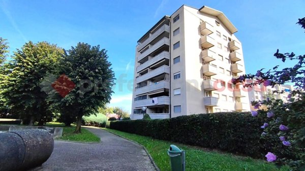 appartamento in vendita a Ponte San Pietro in zona Locate