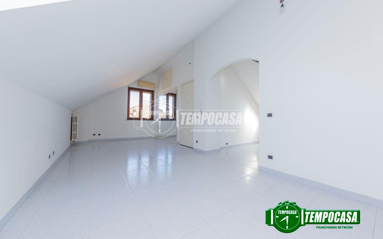 appartamento in vendita a Ponte San Pietro in zona Locate