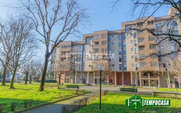 appartamento in vendita a Ponte San Pietro in zona Locate