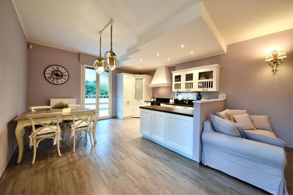 appartamento in vendita a Ponte San Pietro in zona Locate