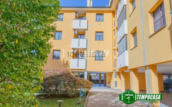 appartamento in vendita a Ponte San Pietro in zona Locate