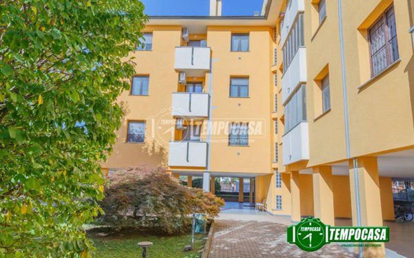 appartamento in vendita a Ponte San Pietro in zona Locate