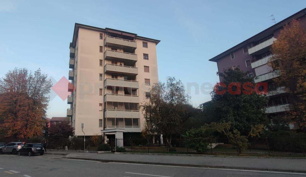 appartamento in vendita a Ponte San Pietro in zona Locate