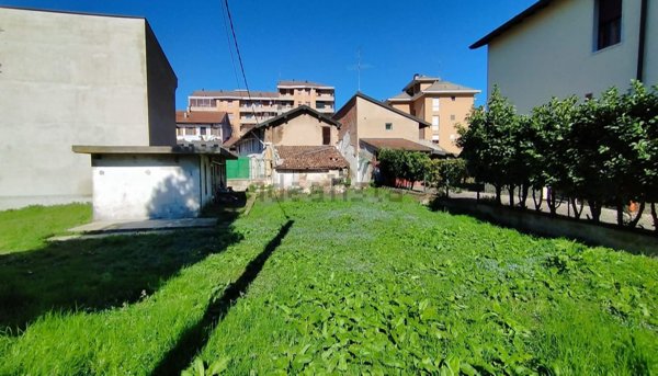 terreno edificabile in vendita a Ponte San Pietro in zona Locate