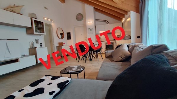 appartamento in vendita a Ponte San Pietro in zona Locate