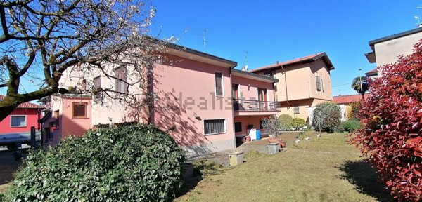 appartamento in vendita a Ponte San Pietro in zona Locate