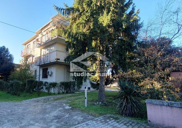 appartamento in vendita a Ponte San Pietro in zona Locate