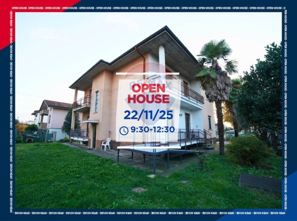 casa indipendente in vendita a Ponte San Pietro in zona Locate