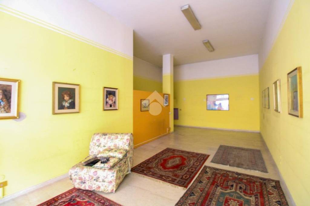 negozio in vendita a Ponte San Pietro