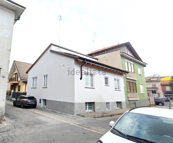 casa indipendente in vendita a Ponte San Pietro in zona Locate
