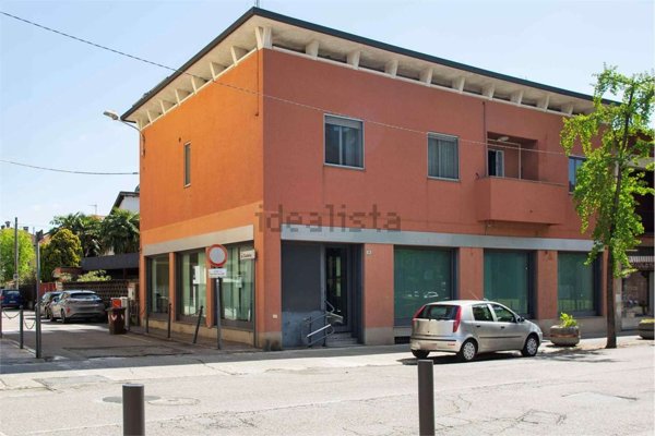 casa indipendente in vendita a Ponte San Pietro in zona Locate