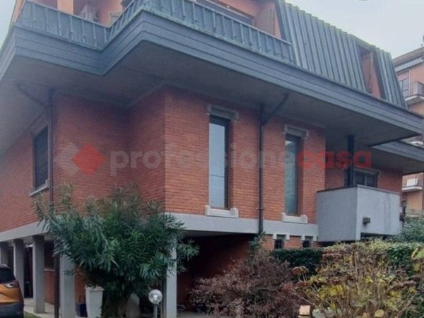 appartamento in vendita a Ponte San Pietro in zona Locate