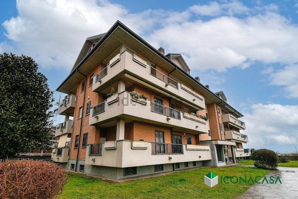 appartamento in vendita a Ponte San Pietro in zona Locate