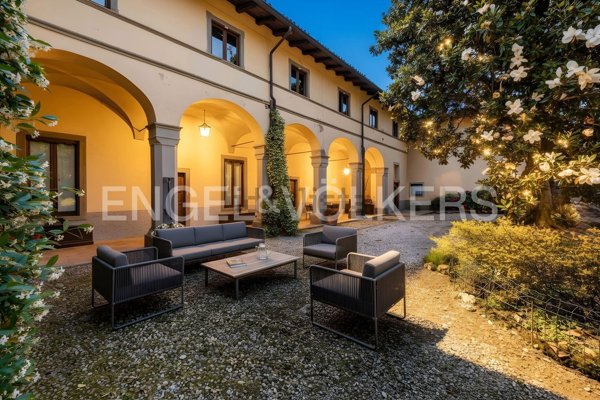 esavano in vendita a Ponte San Pietro