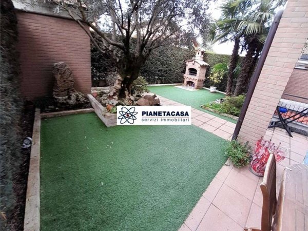 appartamento in vendita a Ponte San Pietro in zona Locate