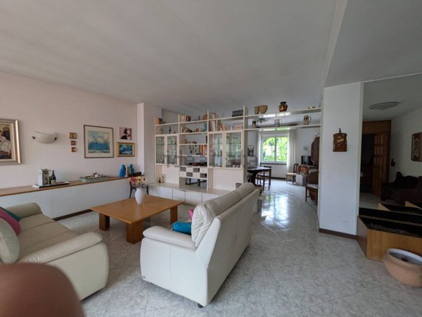 casa indipendente in vendita a Ponte San Pietro in zona Locate