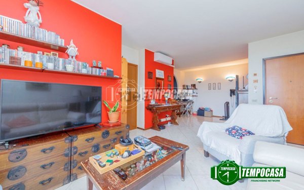 appartamento in vendita a Ponte San Pietro in zona Locate