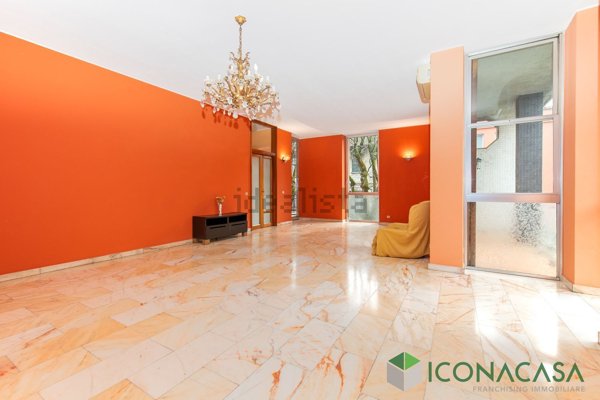 appartamento in vendita a Ponte San Pietro in zona Locate