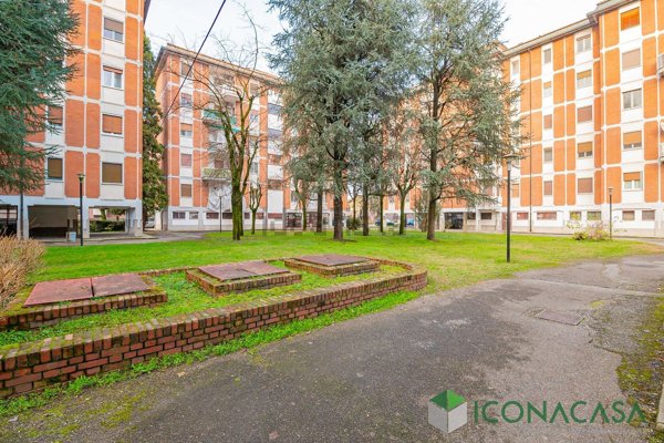 appartamento in vendita a Ponte San Pietro in zona Locate