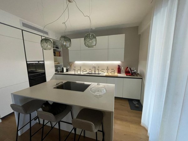 appartamento in vendita a Ponte San Pietro in zona Locate