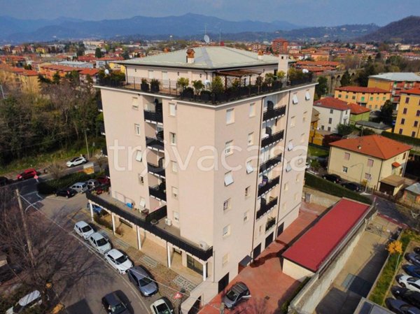 locale di sgombero in vendita a Ponte San Pietro