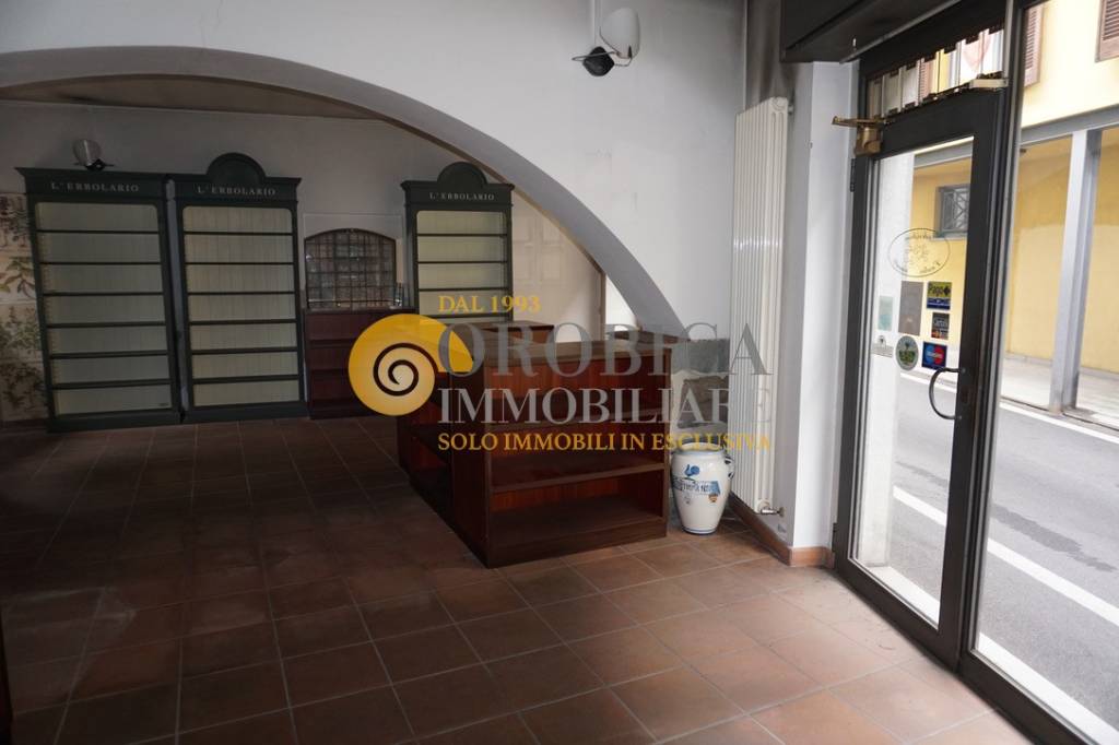 negozio in vendita a Ponte San Pietro