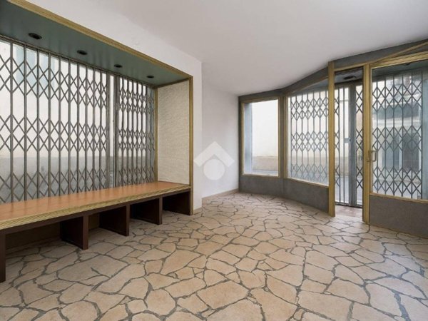 negozio in vendita a Ponte San Pietro