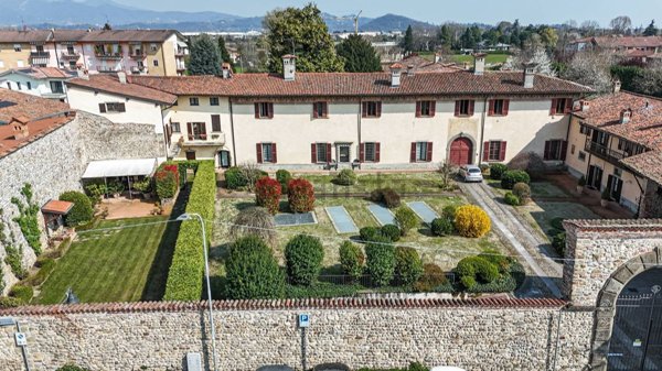 casa indipendente in vendita a Ponte San Pietro in zona Locate