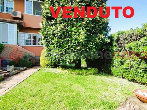 casa indipendente in vendita a Ponte San Pietro in zona Locate