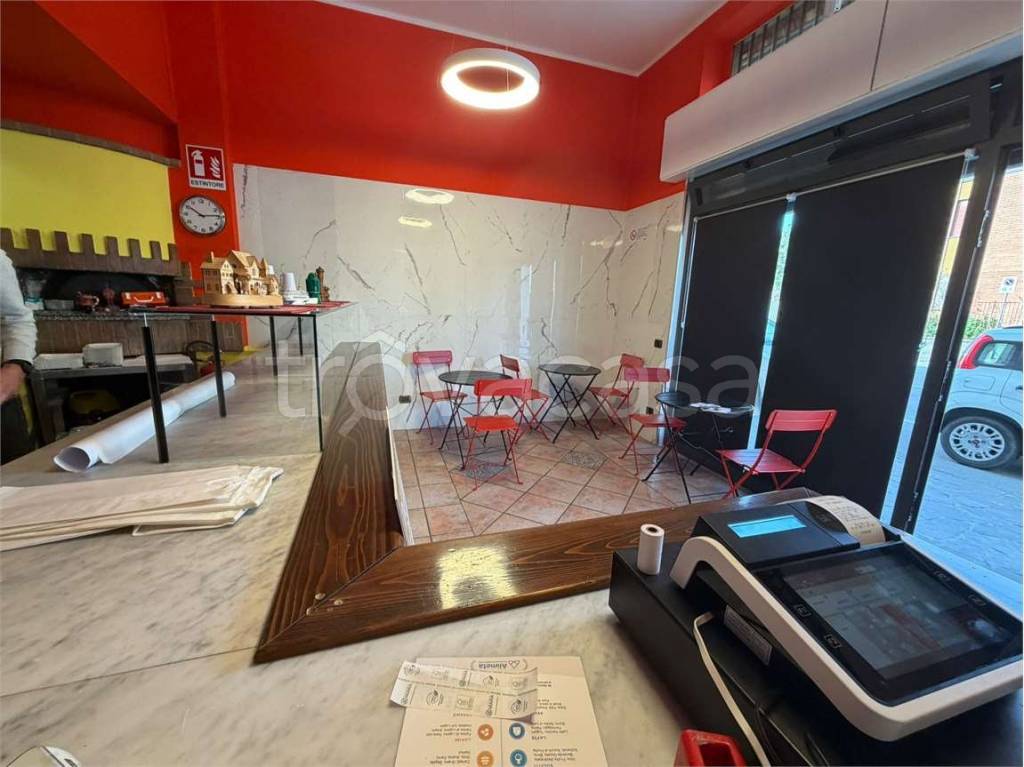 negozio in vendita a Ponte San Pietro