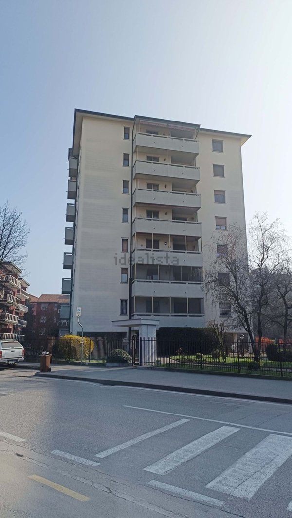 appartamento in vendita a Ponte San Pietro in zona Locate