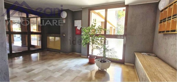 appartamento in vendita a Ponte San Pietro in zona Locate