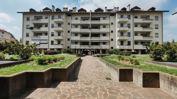 appartamento in vendita a Ponte San Pietro in zona Locate