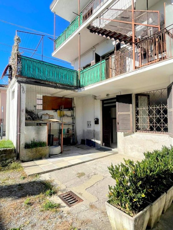 casa indipendente in vendita a Ponte San Pietro in zona Locate