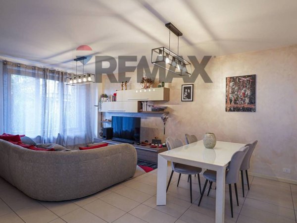 casa indipendente in vendita a Ponte San Pietro in zona Locate