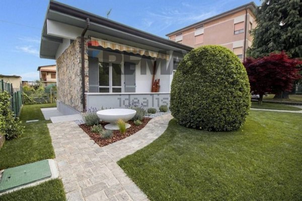 casa indipendente in vendita a Ponte San Pietro