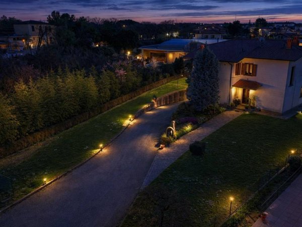 casa indipendente in vendita a Ponte San Pietro in zona Locate