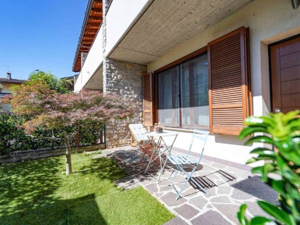 casa indipendente in vendita a Ponte San Pietro in zona Locate