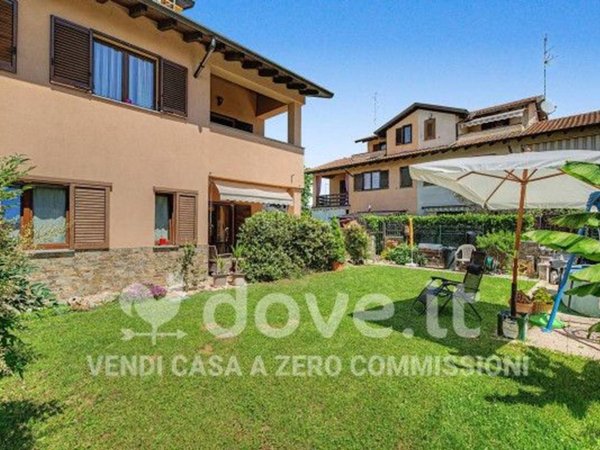casa indipendente in vendita a Ponte San Pietro in zona Locate