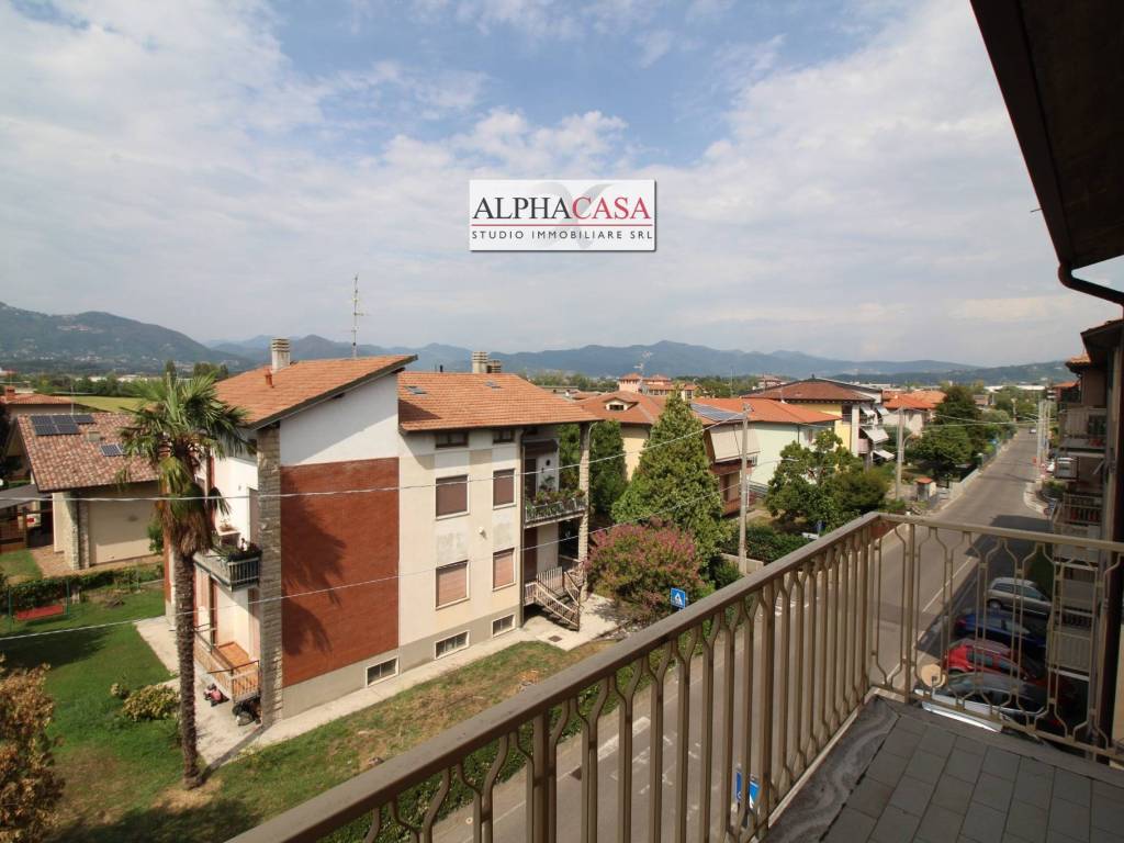 appartamento in vendita a Ponte San Pietro in zona Locate