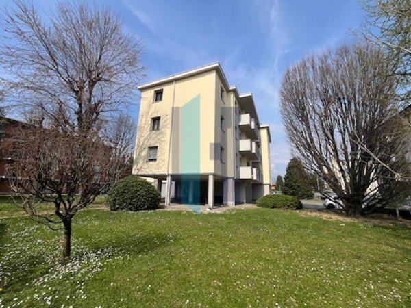 appartamento in vendita a Ponte San Pietro in zona Locate