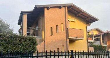 appartamento in vendita a Ponte San Pietro in zona Locate